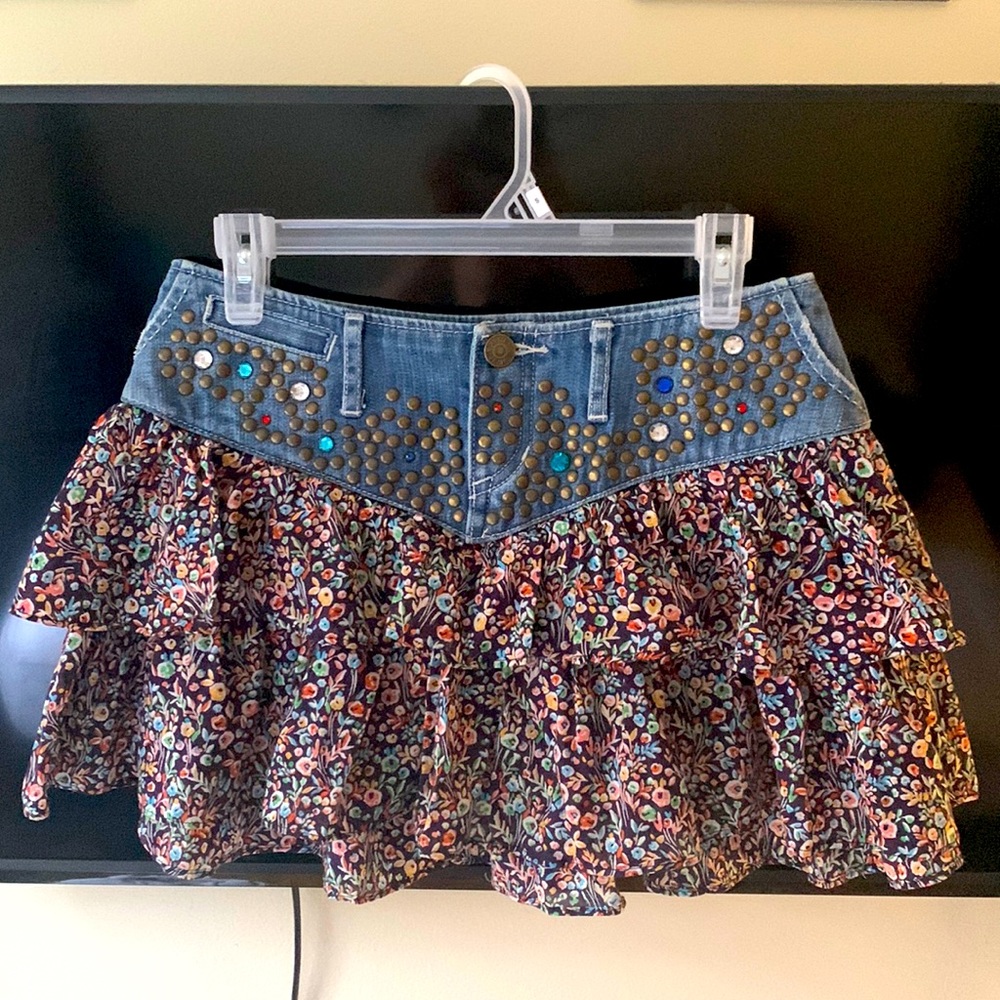 Women’s Express Jeans Floral Bejeweled Mini Skirt SZ: 2